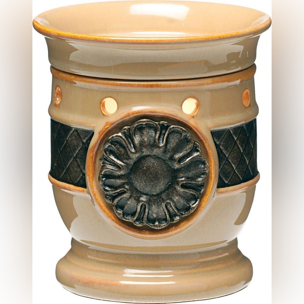 NWT! Scentsy Fiore Toscana Collection Warmer / Home Decor / Aromatherapy